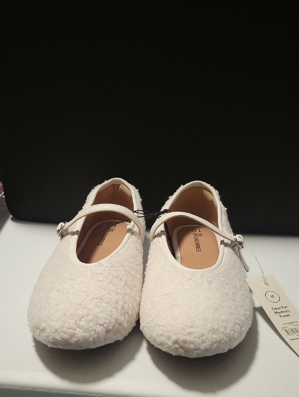 No Boundaries Women's Faux Shearling Mary Jane Flats.     T13